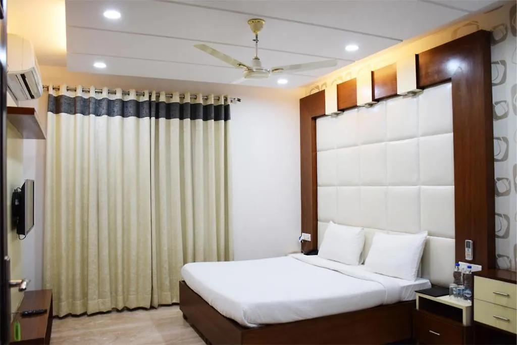 When In Gurgaon - 3 Bhk Medanta Medicity 3 Mins Drive, Fortis 5 Mins Drive