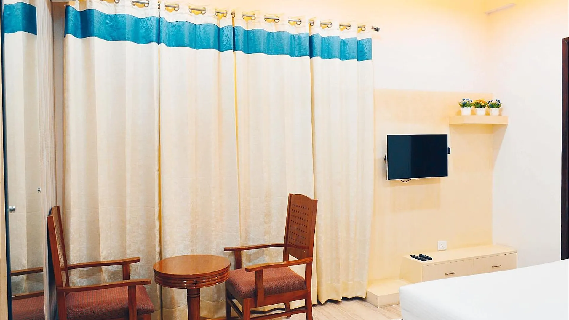 When In Gurgaon - 3 Bhk Medanta Medicity 3 Mins Drive, Fortis 5 Mins Drive 0*,