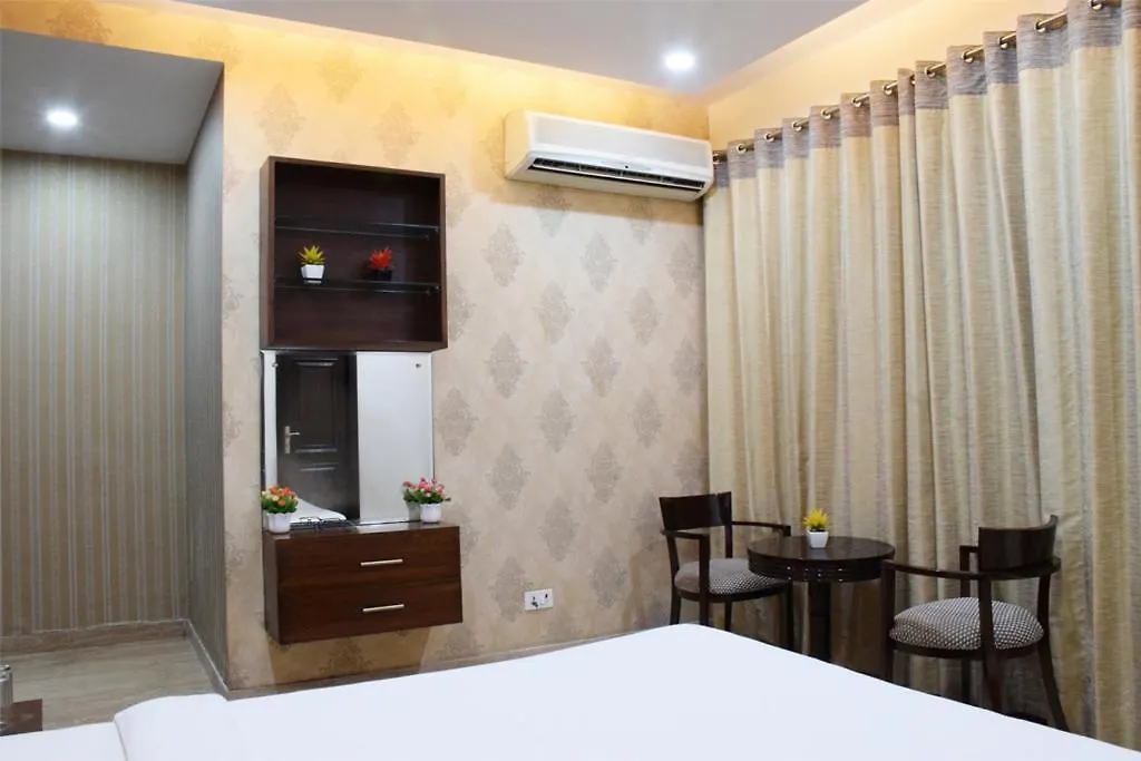 When In Gurgaon - 3 Bhk Medanta Medicity 3 Mins Drive, Fortis 5 Mins Drive